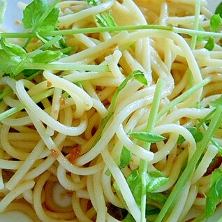 豆苗と梅の和風パスタ